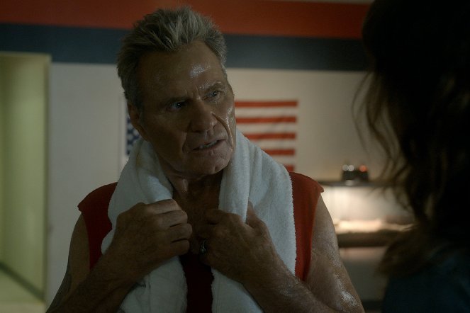 Cobra Kai - Season 3 - Filmfotos - Martin Kove