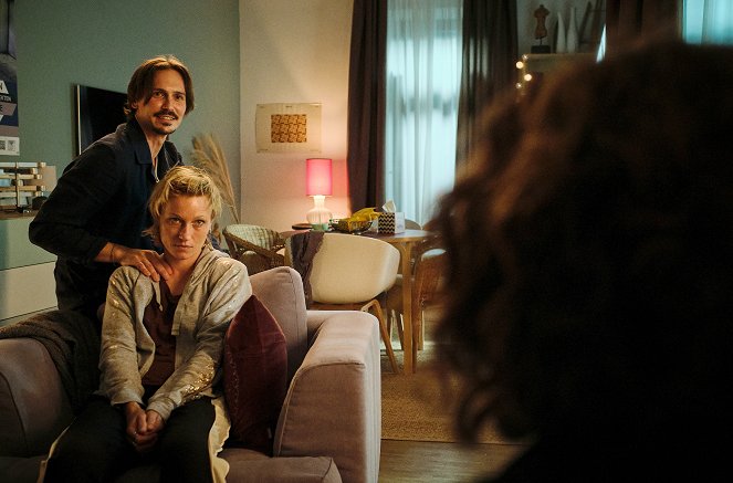 Tatort - Der böse König - Filmfotos - Christopher Schärf, Lana Cooper