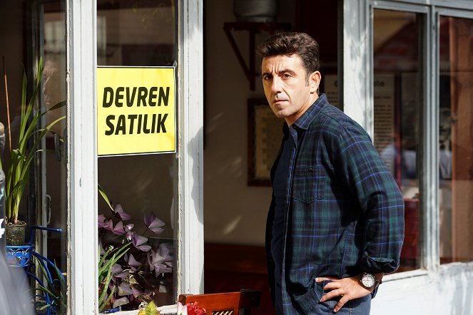 Doğduğun Ev Kaderindir - Season 2 - Episode 3 - De la película - Fatih Koyunoğlu