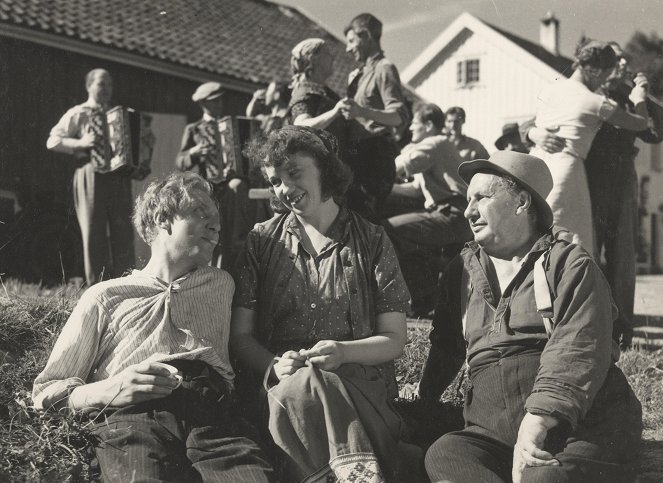 Familien på Borgan - Filmfotos - Lillemor von Hanno, Pehr Qværnstrøm