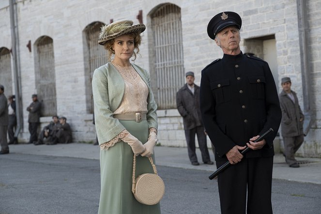 Murdoch Mysteries - In the Company of Women - Photos