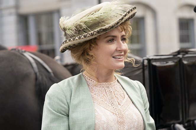 Murdoch Mysteries - In the Company of Women - Photos