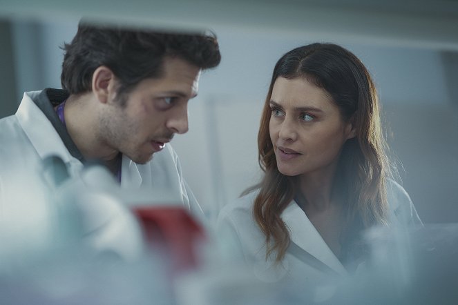 The One – Finde dein perfektes Match - Episode 1 - Filmfotos - Dimitri Leonidas, Hannah Ware