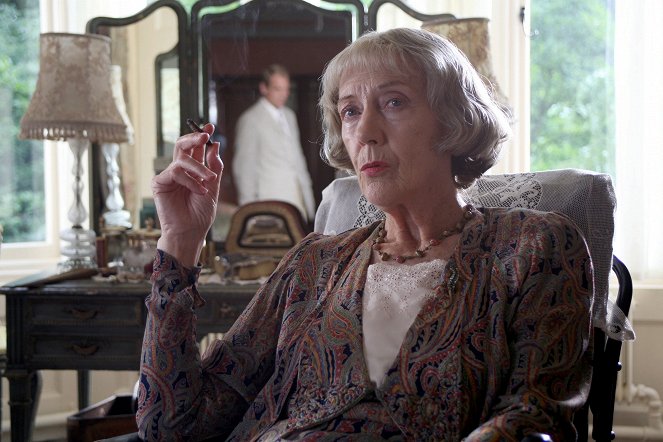 Agatha Christie's Marple - Towards Zero - Van film - Eileen Atkins