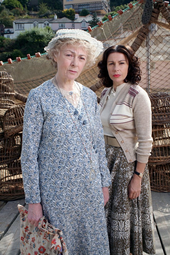 Agatha Christie Marple kisasszonya - Season 3 - Éjféltájt - Promóció fotók - Geraldine McEwan, Julie Graham