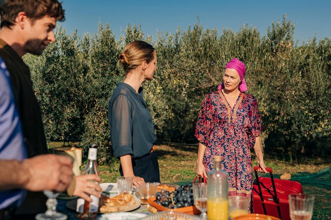 Ein Tisch in der Provence - Ein Tisch in der Provence: Unverhoffte Töchter - Z filmu - Nico Rogner, Friederike Linke, Gesine Cukrowski