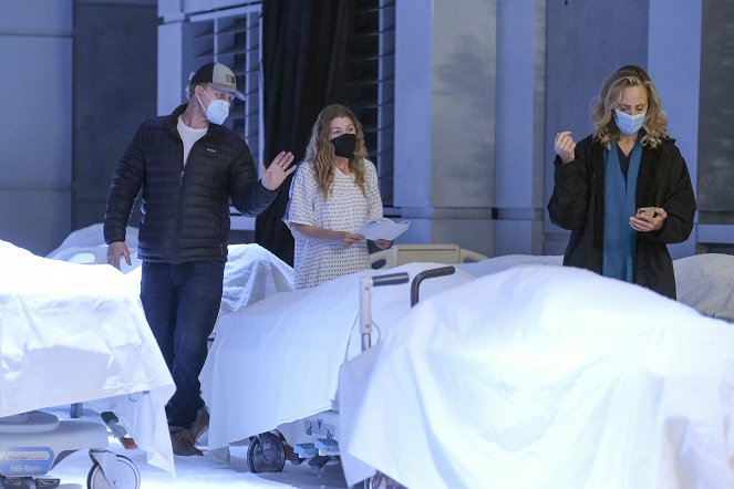 Grey's Anatomy - Die jungen Ärzte - Season 17 - Was wäre, wenn? - Dreharbeiten - Kevin McKidd, Ellen Pompeo, Kim Raver
