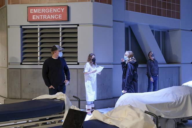 Grey's Anatomy - Season 17 - In My Life - Making of - Kevin McKidd, Kim Raver