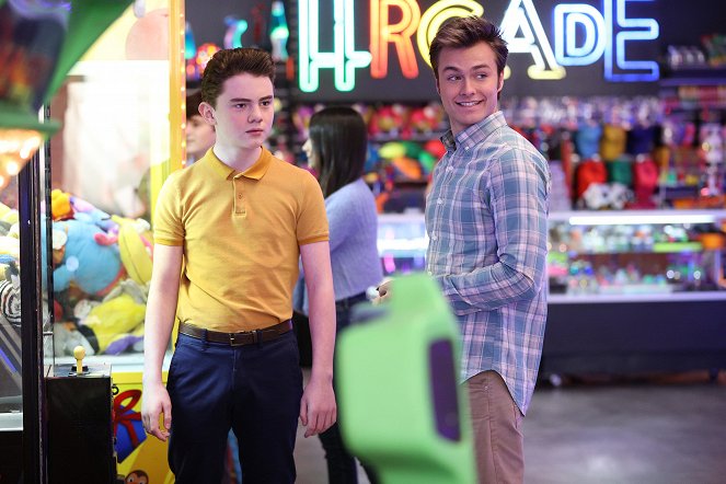 American Housewife - The Election - Film - Evan O'Toole, Peyton Meyer