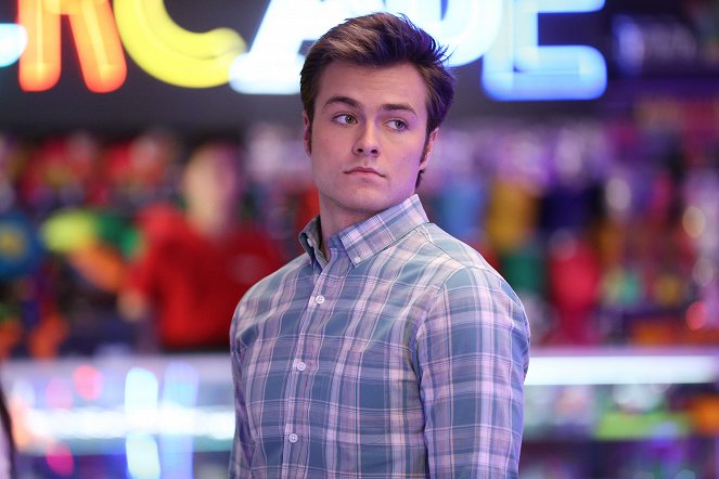 American Housewife - The Election - Film - Peyton Meyer