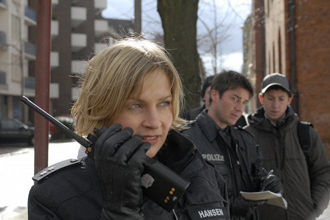 Policie Hamburk - Dlouhá cesta zpátky - Z filmu - Sanna Englund, Thomas Scharff