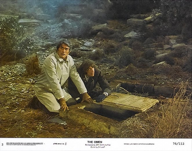 The Omen - Lobby Cards - Gregory Peck, David Warner