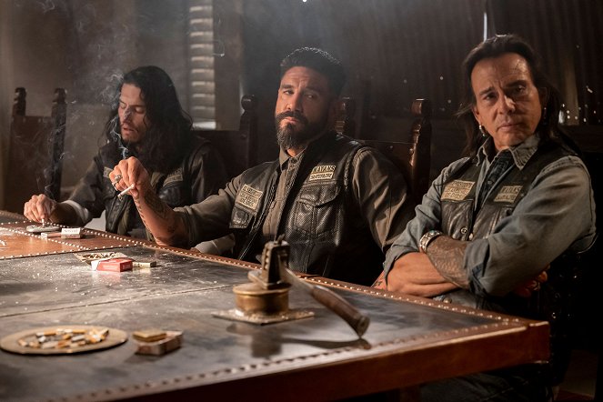 Mayans M.C. - Season 3 - Am Scheideweg - Filmfotos - Richard Cabral, Clayton Cardenas, Raoul Max Trujillo