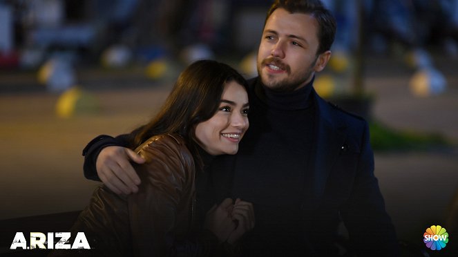 Arıza - Episode 29 - Photos - Ayça Aysin Turan, Tolga Sarıtaş