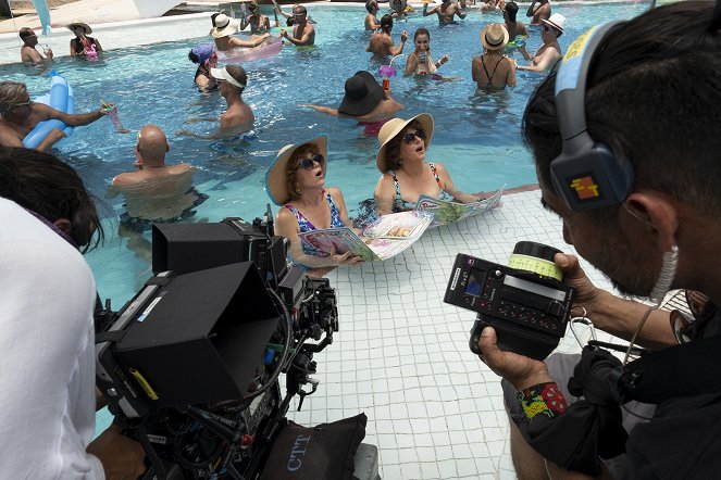 Barb a Star jedou do Vista del Mar - Z natáčení - Annie Mumolo, Kristen Wiig
