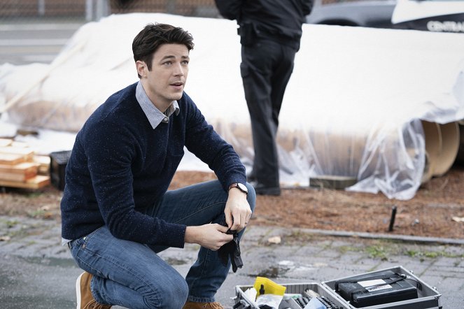 The Flash - Central City Strong - Photos - Grant Gustin