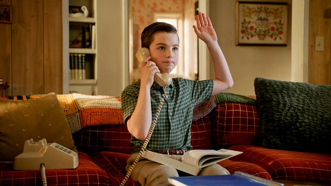 Young Sheldon - The Geezer Bus and a New Model for Education - Van film - Iain Armitage
