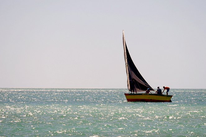 À la rencontre des peuples des mers - Mozambique : Les Vahoca - Les marins des sables - Kuvat elokuvasta