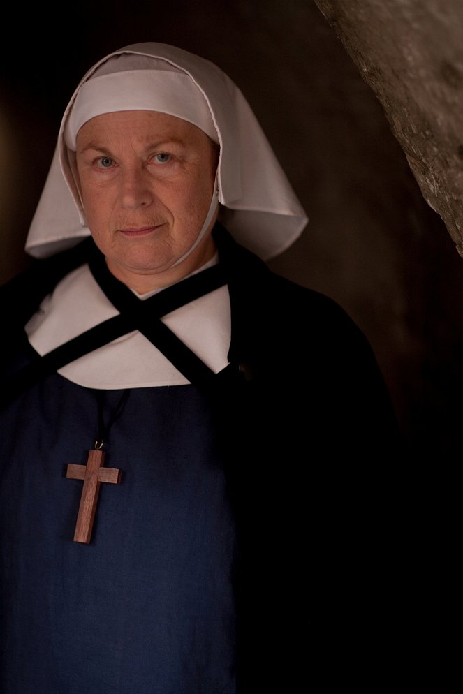 Call the Midwife - Episode 1 - Promo - Pam Ferris