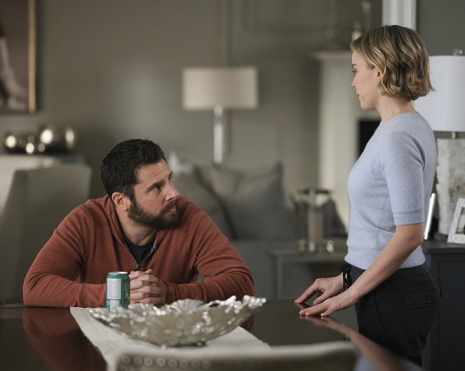 A Million Little Things - Season 3 - Trust Me - Photos - James Roday Rodriguez, Allison Miller