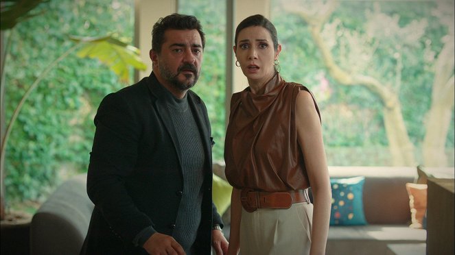 Kardeşlerim - Episode 4 - De la película - Celil Nalçakan, Ahu Yağtu
