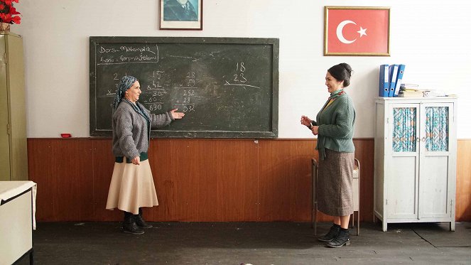 Gönül Dağı - Uçan Gelin - De la película