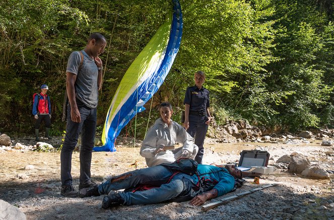 Watzmann ermittelt - Abgestürzt - Filmfotos - Peter Marton, Genoveva Mayer, Sarah Thonig