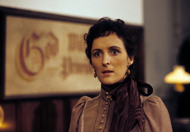 The Adventures of Sherlock Holmes - The Crooked Man - Photos - Fiona Shaw