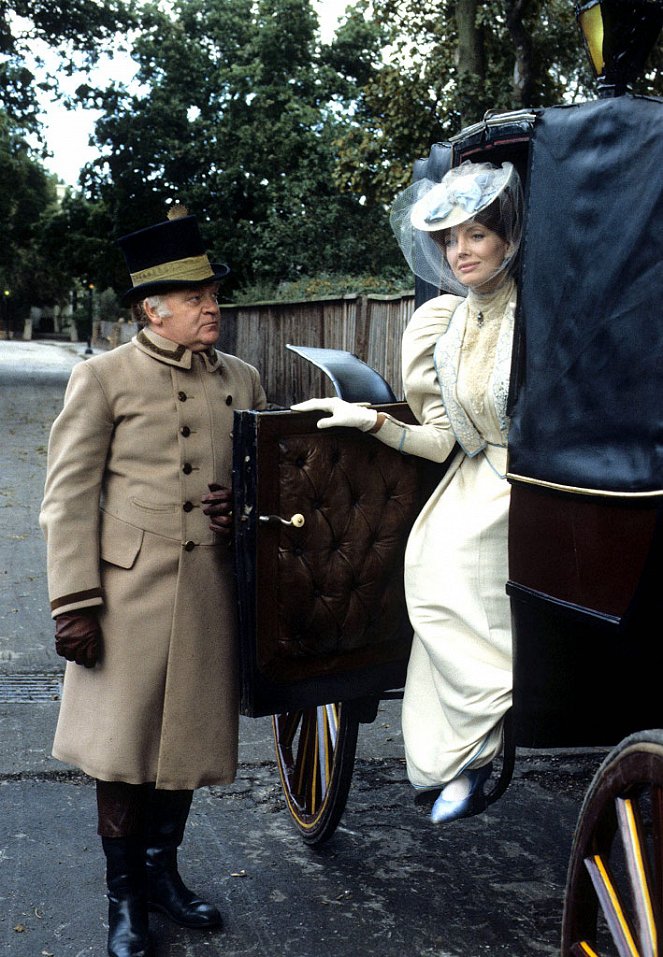 The Adventures of Sherlock Holmes - A Scandal in Bohemia - Van film - Gayle Hunnicutt