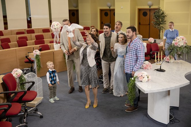 Susedia - Bude svadba? - Filmfotók - Tomáš Majláth, Peter Marcin, Kristína Barancová