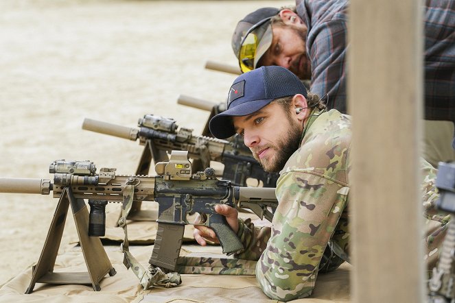 SEAL Team - Rearview Mirror - Film - Max Thieriot