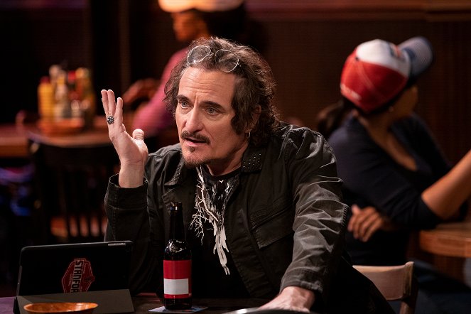 The Crew - My Name's Kevin and I Care About Feelings - Van film - Kim Coates
