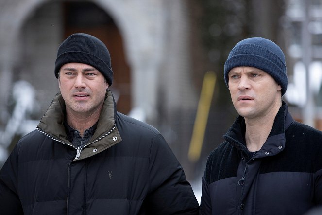 Chicago Fire - Dead of Winter - Photos - Taylor Kinney, Jesse Spencer