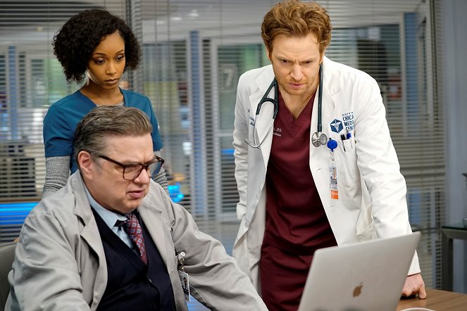 Chicago Med - For the Want of a Nail - Do filme - Oliver Platt, Yaya DaCosta, Nick Gehlfuss