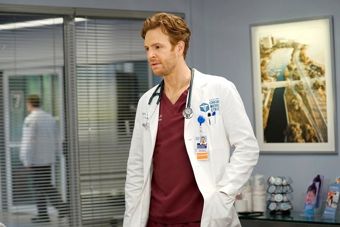 Chicago Med - Season 6 - For the Want of a Nail - Kuvat elokuvasta - Nick Gehlfuss