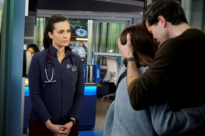 Chicago Med - Season 6 - So Many Things We've Kept Buried - Photos - Torrey DeVitto