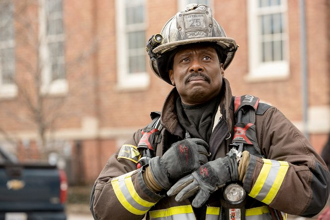 Chicago Fire - Season 9 - Natural Born Firefighter - Photos - Eamonn Walker