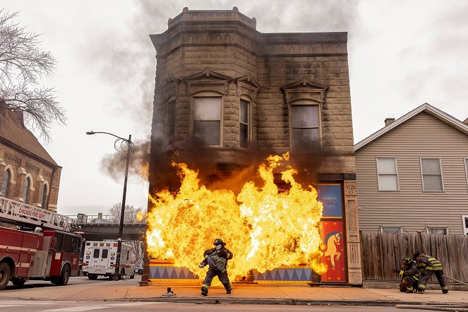 Chicago Fire - Urodzeni strażacy - Z filmu