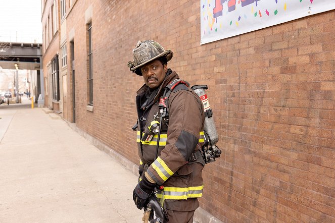 Chicago Fire - Urodzeni strażacy - Z filmu - Eamonn Walker