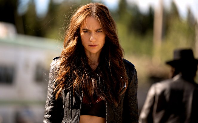 Wynonna Earp - Better Dig Two - Photos