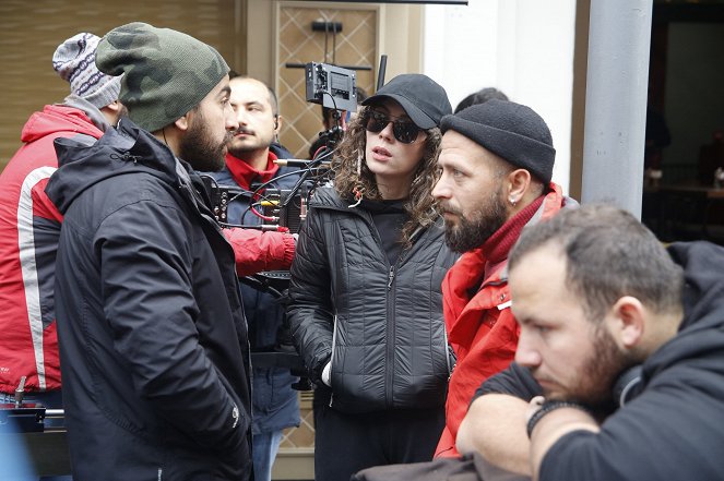 Avlu - Episode 11 - Tournage - Demet Evgar