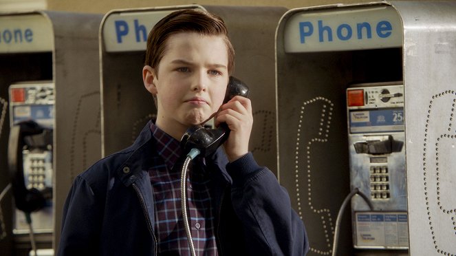 Jovem Sheldon - O filho do Mitch e a aprovação incondicional de uma agência governamental - Do filme - Iain Armitage