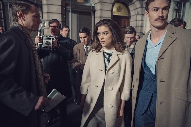 The Trial of Christine Keeler - Episode 4 - Photos - Sophie Cookson, Jack Greenlees