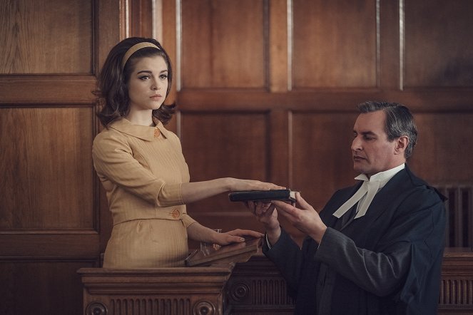 The Trial of Christine Keeler - Episode 5 - Do filme - Sophie Cookson