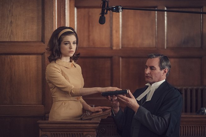 Christine Keeler tárgyalása - Episode 5 - Forgatási fotók - Sophie Cookson