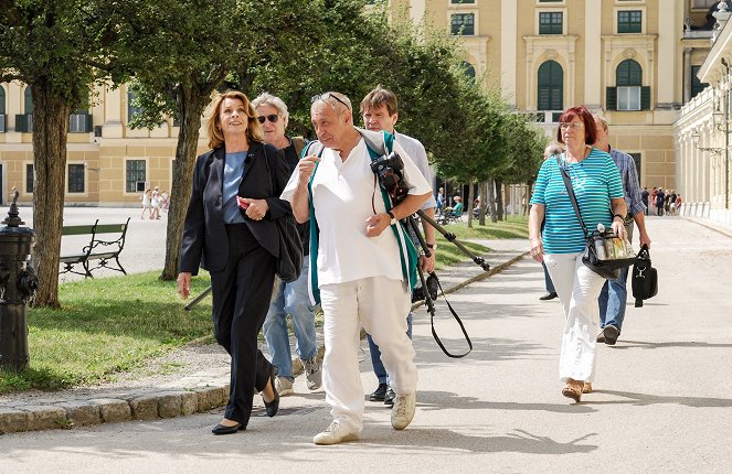 Mit Senta Berger durch ihr Hietzing - Photos