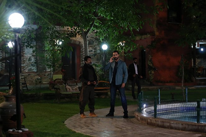 İsimsizler - Season 1 - Episode 8 - Kuvat elokuvasta