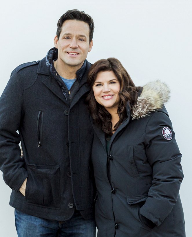 Northpole - Promo - Josh Hopkins, Tiffani Thiessen