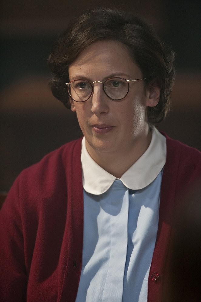 Call the Midwife - Season 1 - Episode 3 - Photos - Miranda Hart