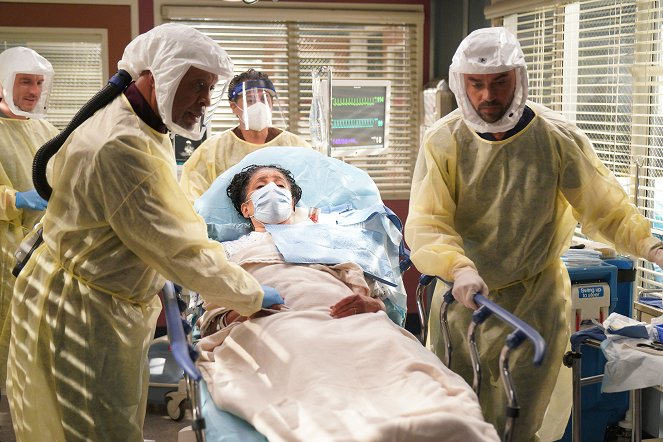 Grey's Anatomy - Season 17 - Sign O' the Times - Photos - Richard Flood, James Pickens Jr., Phylicia Rashad, Jesse Williams